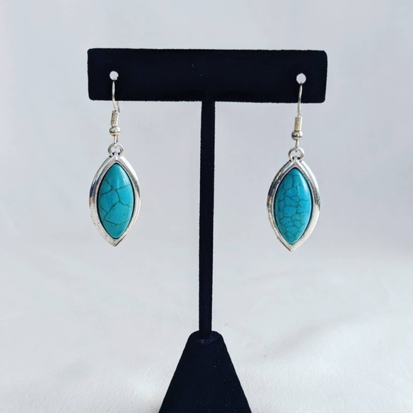 Earrings at up to 70% off - Picture 1 of 1